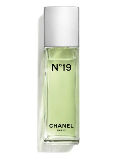 Imagen de Chanel N°19 Eau de Toilette (2023)