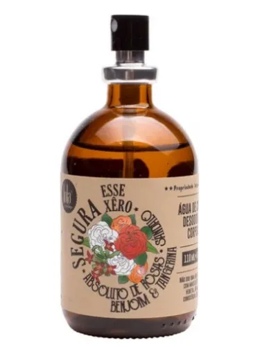 Perfume Absoluto de Rosas, Sândalo, Benjoim e Tangerina de Lola Cosmetics