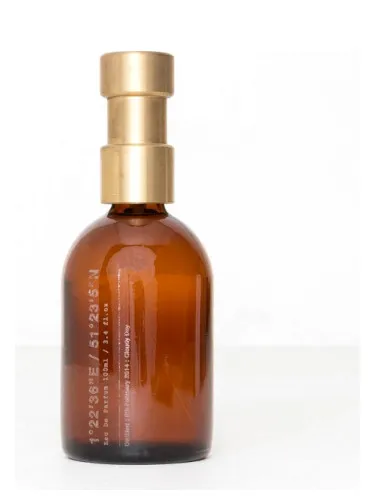 Perfume 1° 22’ 36”E / 51° 23’ 5”N de Haeckels