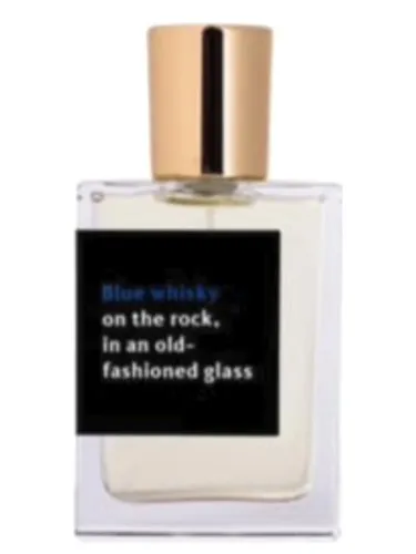Imagen de Blue Whisky on the rock, in an old-fashioned glass