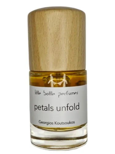 Imagen de Petals Unfold