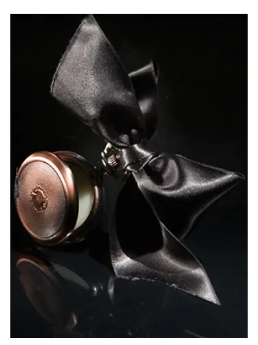 Perfume Timeless: Cassis Pocket Watch de DL & Co