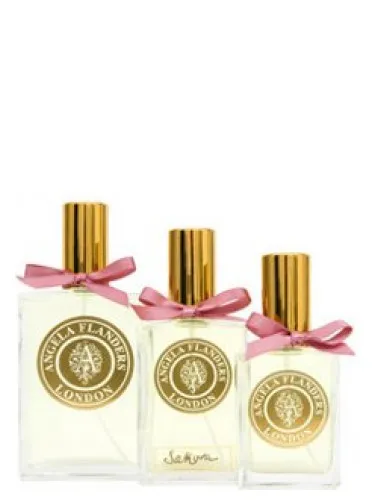 Perfume Sakura de Angela Flanders