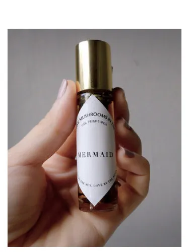 Perfume Mermaid de Radioactive Mushrooms in the Forest