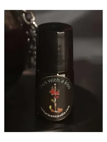 Perfume Thus With a Kiss de Samar